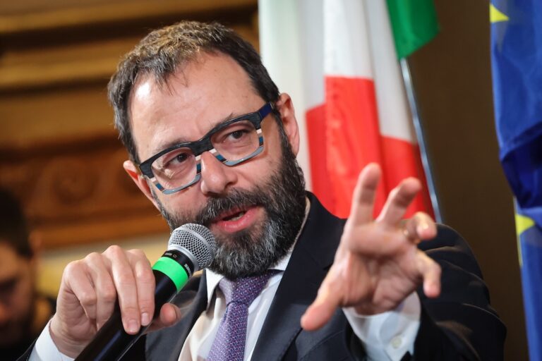 Dopo il No al referendum, il Sì alla coalizione progressista. La strada verso il voto secondo Patuanelli (M5S) Dopo il No al referendum, il Sì alla coalizione progressista. La strada verso il voto secondo Patuanelli (M5S)