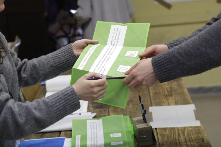 Il referendum e l’inevasa disputa tra cittadino e Costituzione. La riflessione di Ippolito Il referendum e l’inevasa disputa tra cittadino e Costituzione. La riflessione di Ippolito