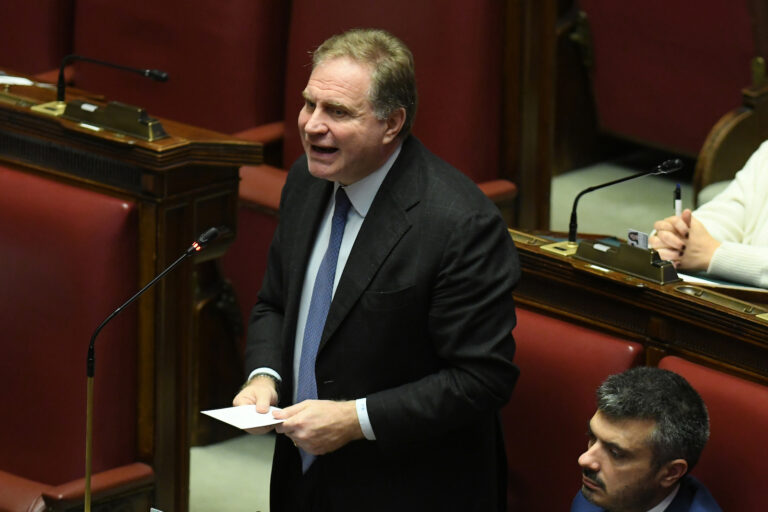 Un asse progressista tra Ue e Stati Uniti. La linea del Pd spiegata da Graziano Un asse progressista tra Ue e Stati Uniti. La linea del Pd spiegata da Graziano