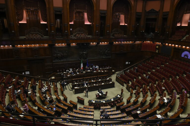 Più stabilità, meno spazio al centro. La nuova legge elettorale secondo Vuolo