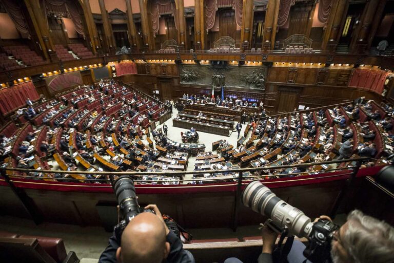 Liste bloccate e premi, così la politica si allontana dagli elettori. Scrive Bonanni Liste bloccate e premi, così la politica si allontana dagli elettori. Scrive Bonanni