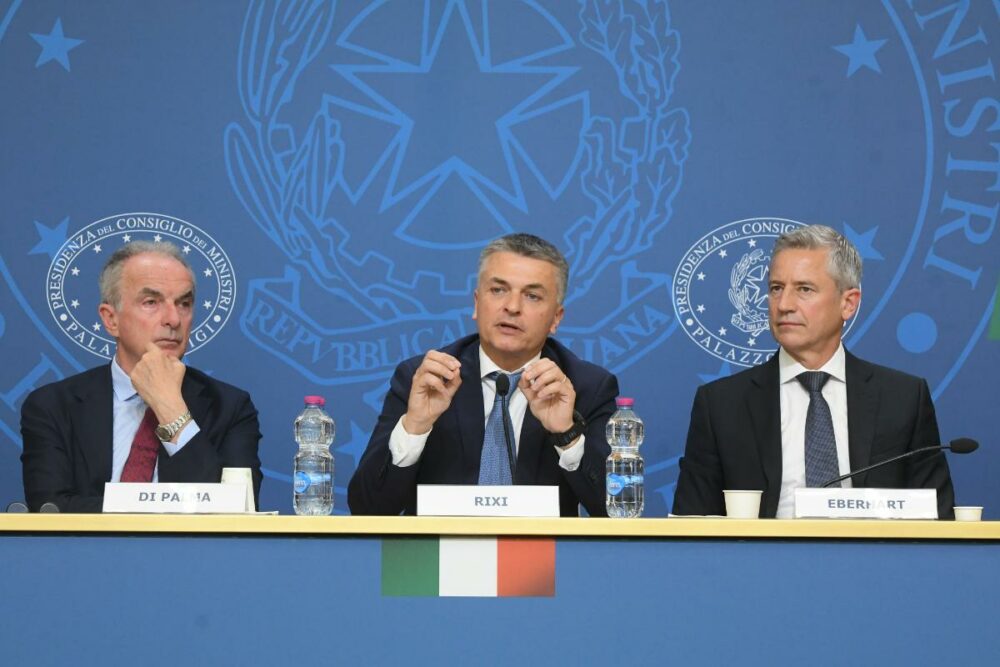 Rixi e Di Palma alla presentazione del Fact Book 2026 sul trasporto aereo. Tutte le foto
