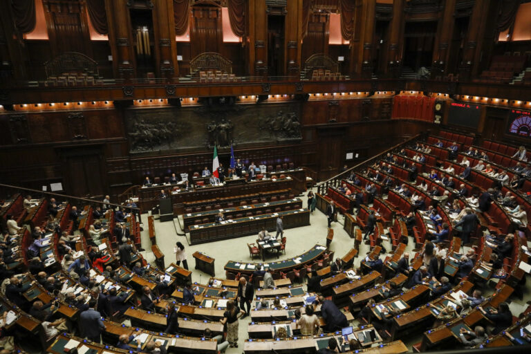 Che cosa significa oggi essere moderati. Giro ricorda la lezione della Repubblica buona Che cosa significa oggi essere moderati. Giro ricorda la lezione della Repubblica buona