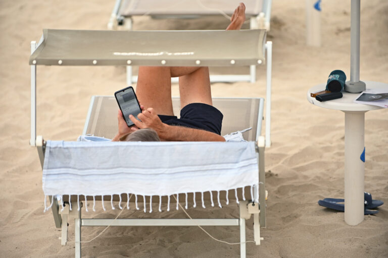 Phisikk du role – Stessa spiaggia, stesso mare Phisikk du role – Stessa spiaggia, stesso mare