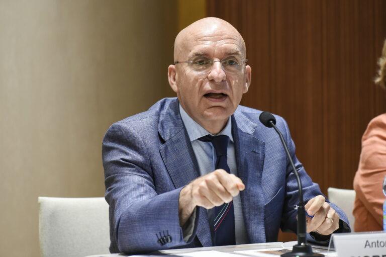 Dalla Sicilia al Mediterraneo (globale). La rotta di Ecr spiegata da Giordano