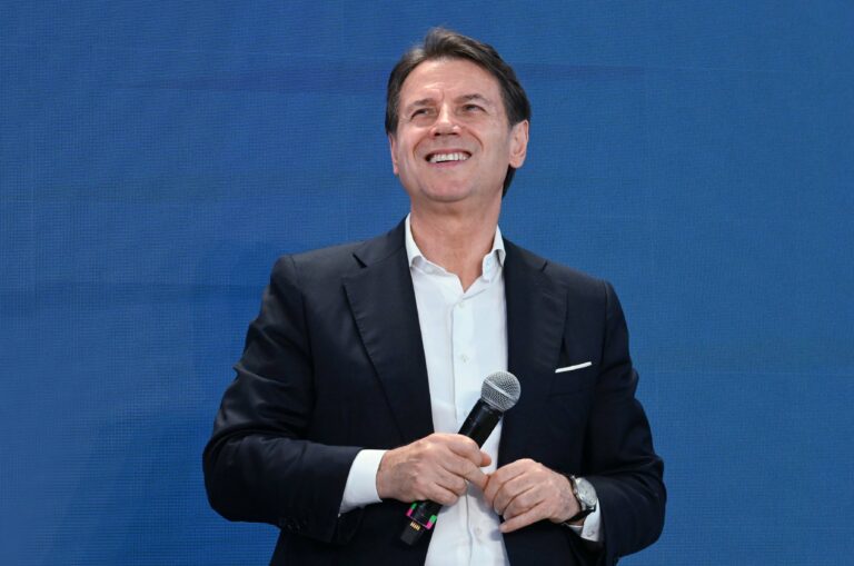 Nova, stella lucente o buco nero? Il programma M5S letto da Polillo