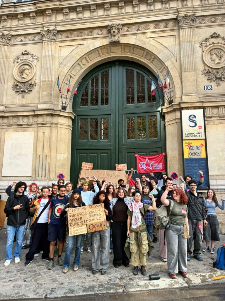 La Parigi incandescente degli studenti. Cronache di un malcontento tra austerità e politica La Parigi incandescente degli studenti. Cronache di un malcontento tra austerità e politica