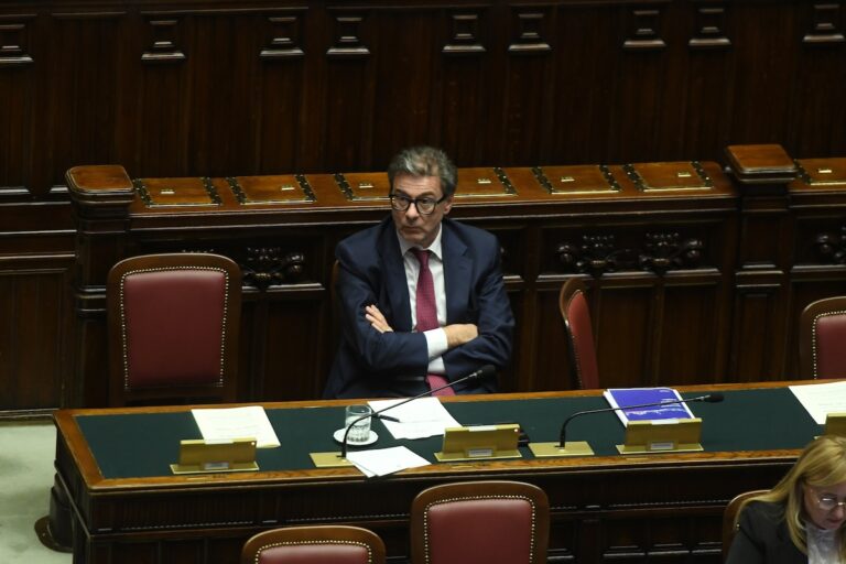 Quando criticare il Parlamento diventa qualunquismo. Il commento di Pasquino Quando criticare il Parlamento diventa qualunquismo. Il commento di Pasquino