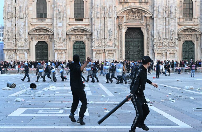 I ladri di futuro e le vetrine rotte. La riflessione di Becchetti I ladri di futuro e le vetrine rotte. La riflessione di Becchetti