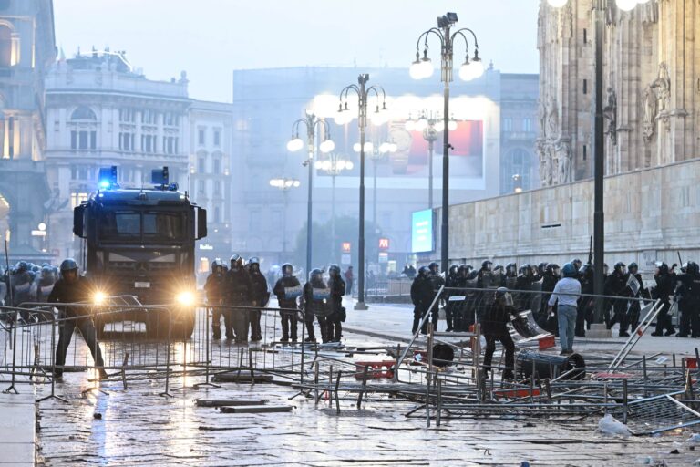 La rivoluzione e i frangifiamma della democrazia. La riflessione di Sisci La rivoluzione e i frangifiamma della democrazia. La riflessione di Sisci
