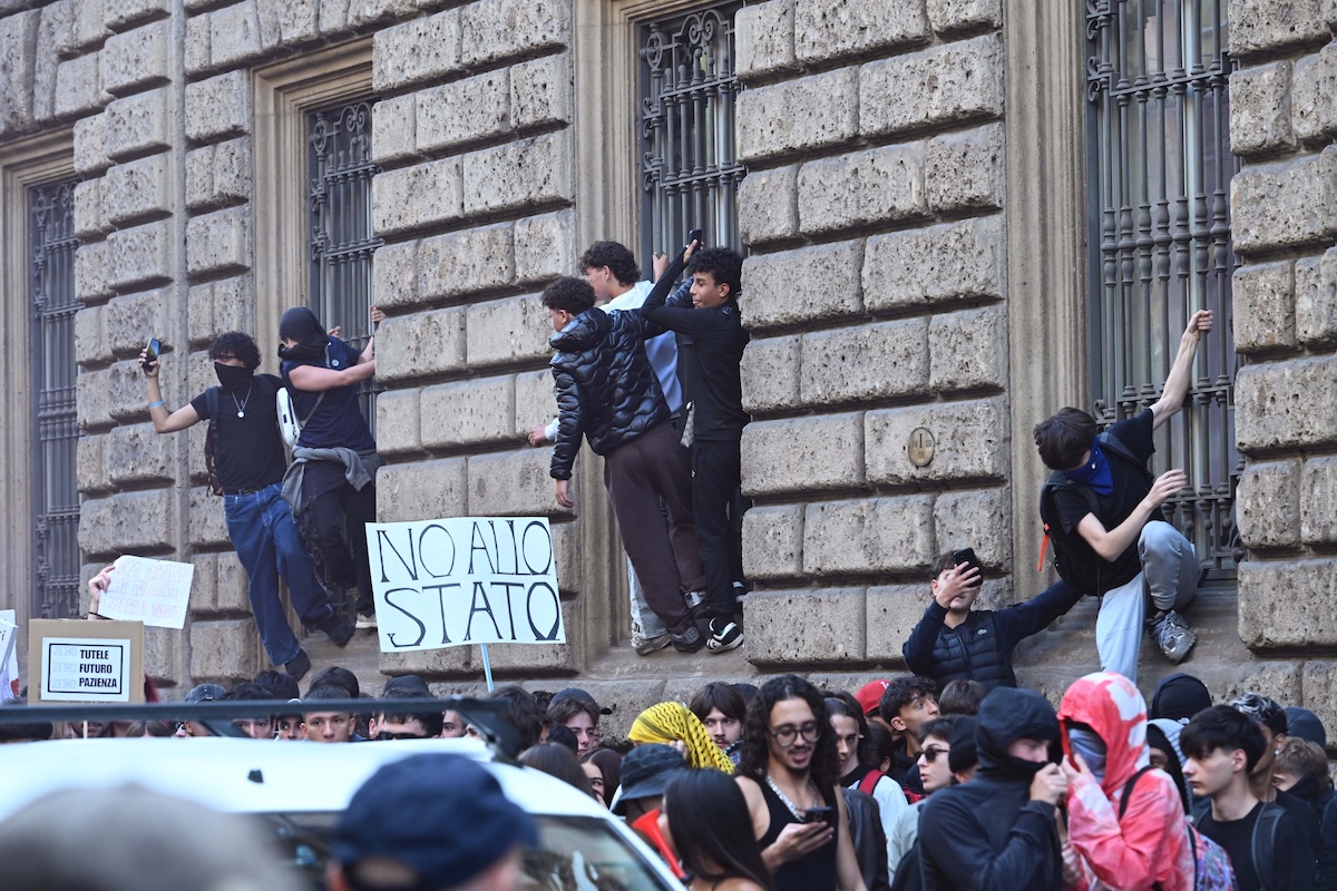 la risposta sul no alla violenza sar224 corale l8217interrogativo di merlo da Formiche.net la risposta sul no alla violenza sar224 corale l8217interrogativo di merlo