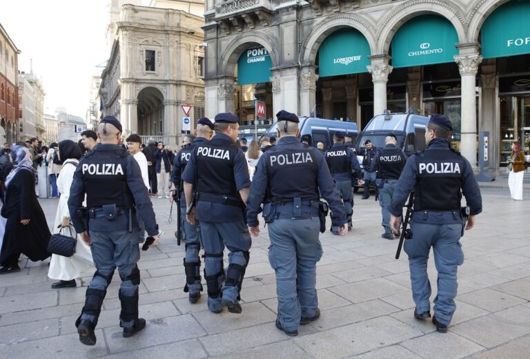 Il mito della rivolta sociale e la verità sul caos nelle piazze italiane